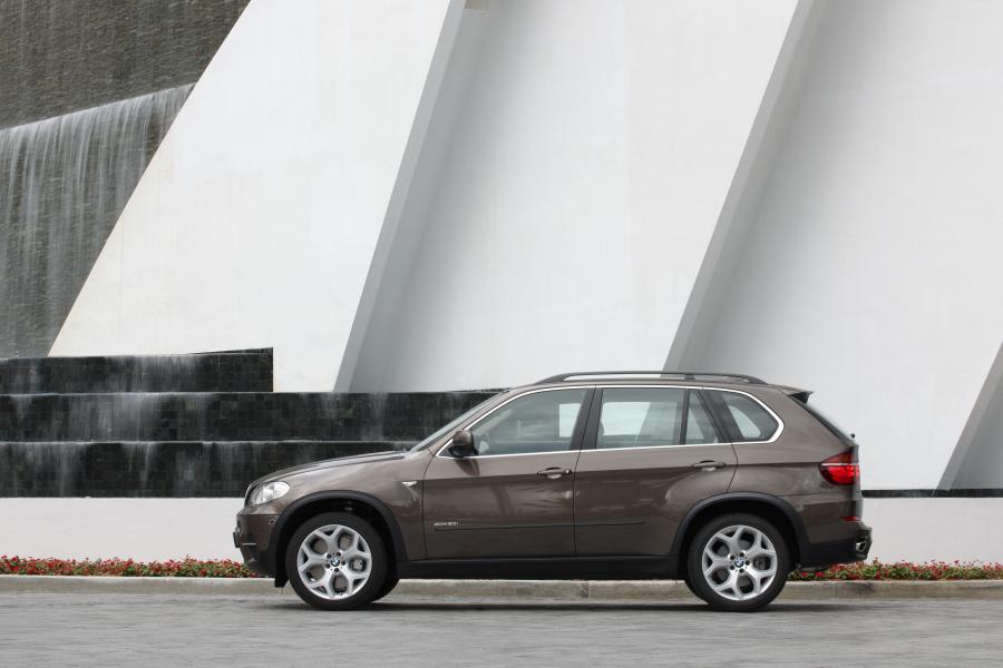  BMW X5 xDrive 5.0i 2010 года  (фото 124 из 142)
